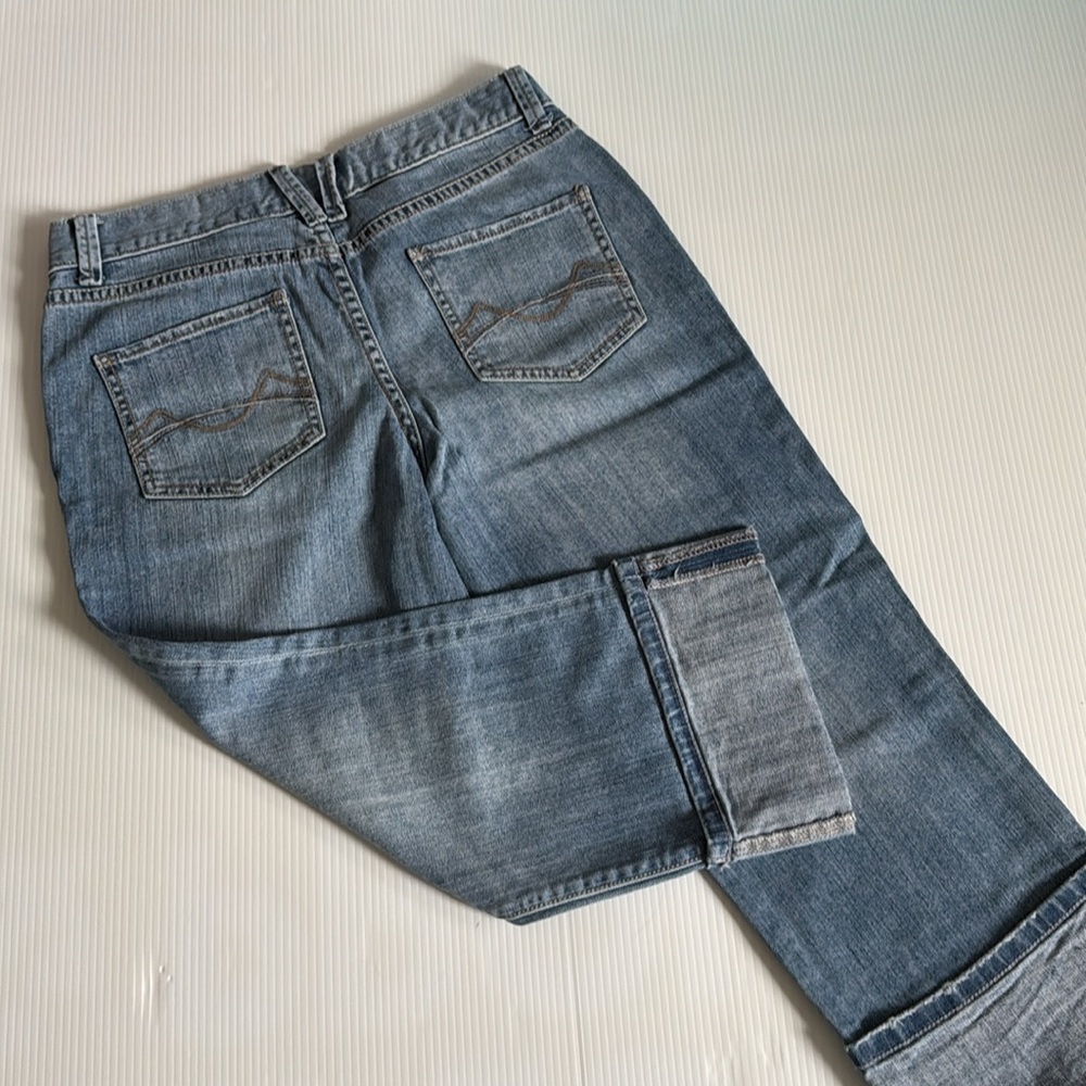 Mossimo Supply Co. Women's Cropped Blue Jeans. Size 11